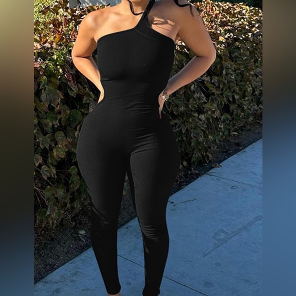 NWOT Seamless One Piece Single Shoulder Bodysuit Size Medium or Small - Picture 2 of 5